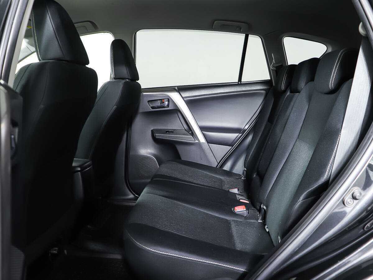 Купить Toyota RAV4 с пробегом. Фото: #9