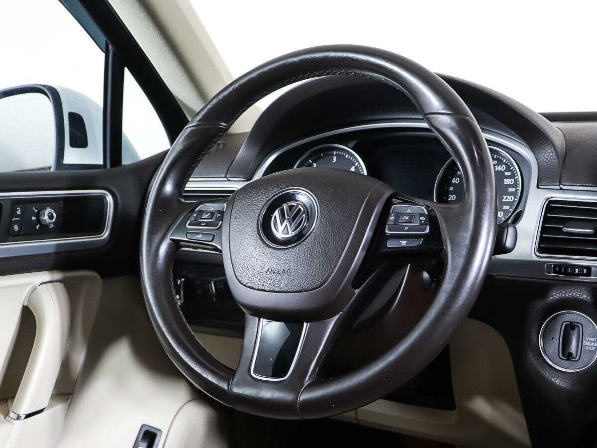 Купить Volkswagen Touareg с пробегом. Фото: #14