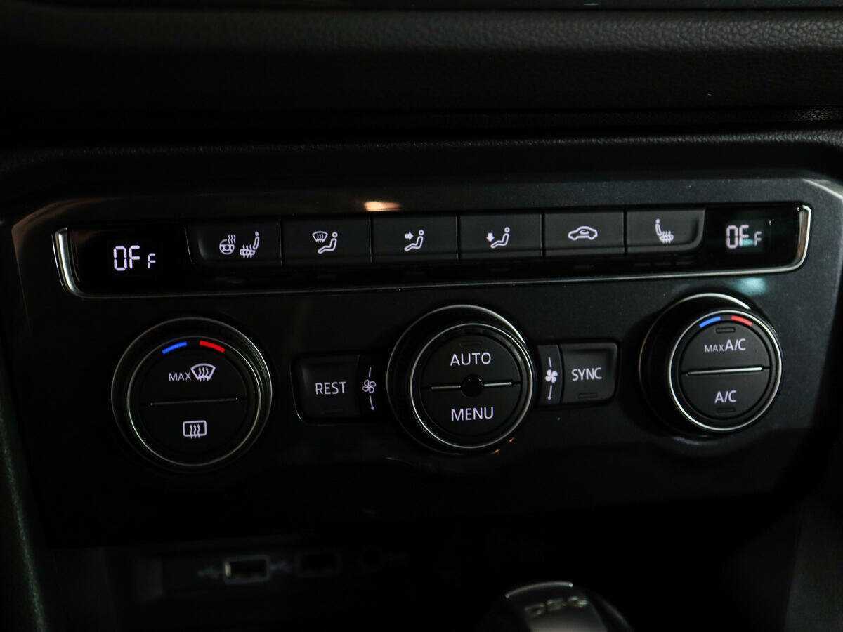 Купить Volkswagen Tiguan с пробегом. Фото: #19