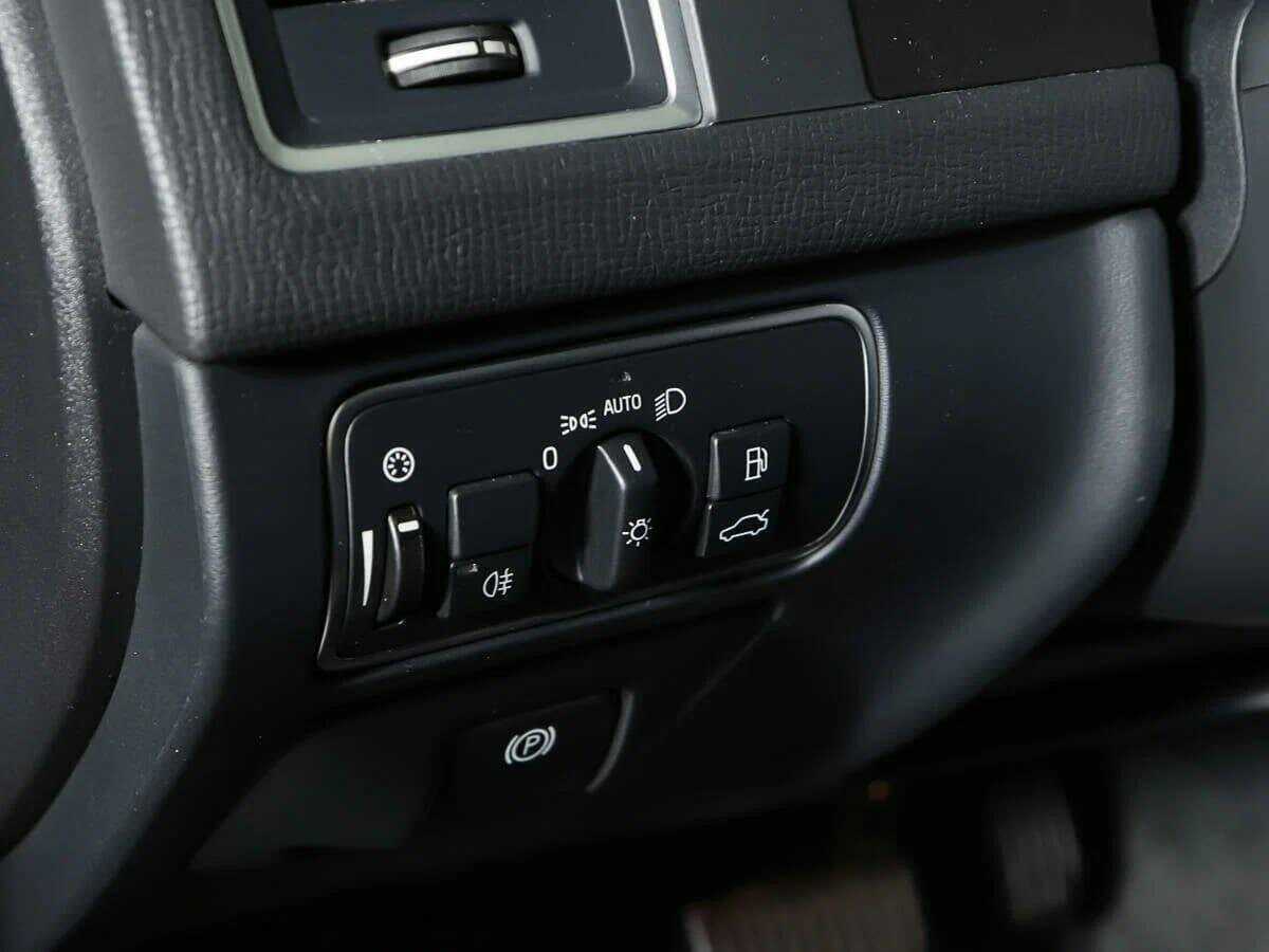 Купить Volvo XC60 с пробегом. Фото: #18