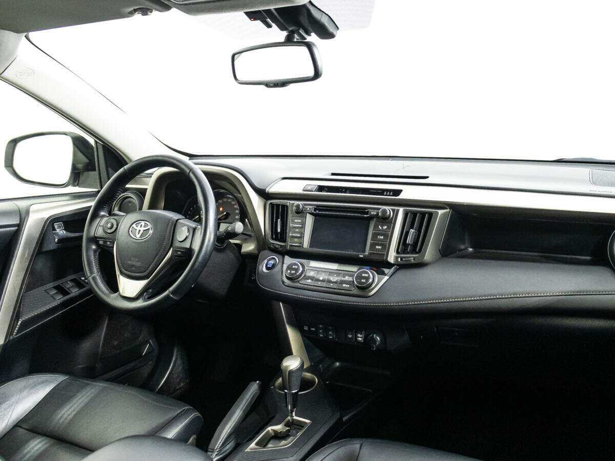Купить Toyota RAV4 с пробегом. Фото: #8