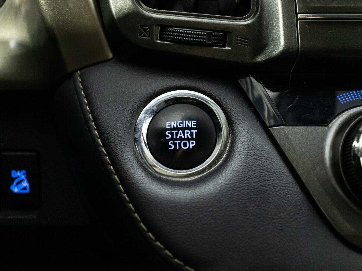 Купить Toyota RAV4 с пробегом. Фото: #17