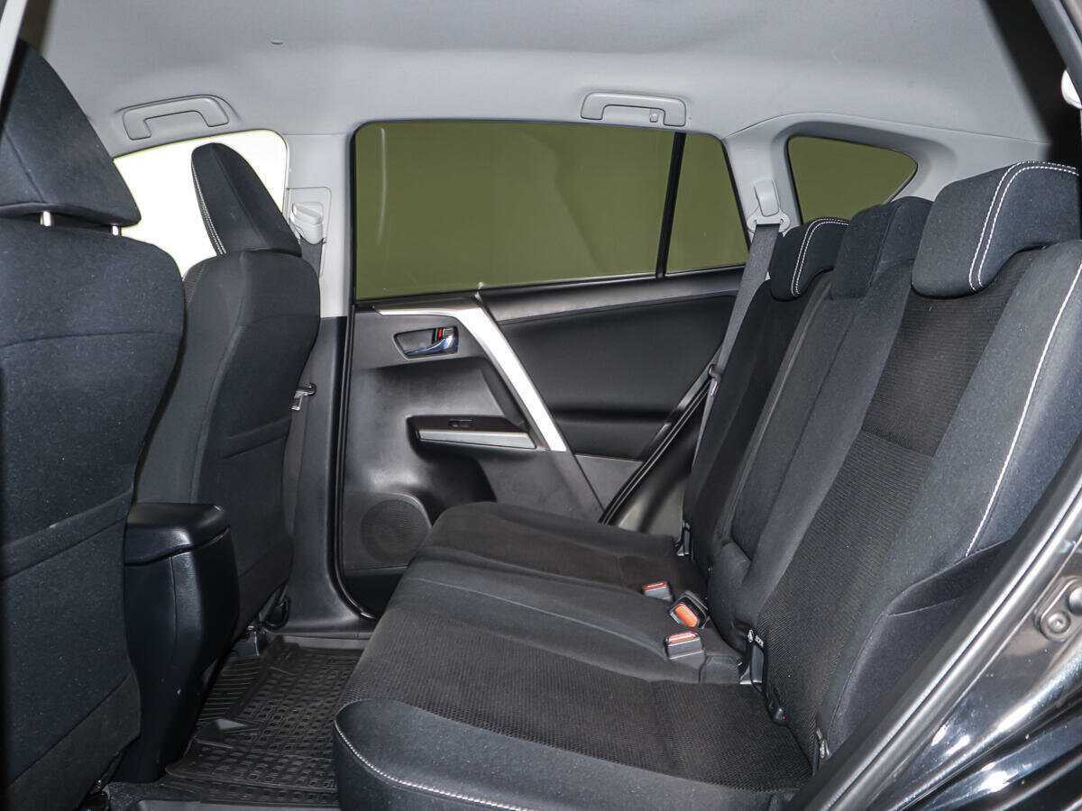 Купить Toyota RAV4 с пробегом. Фото: #9
