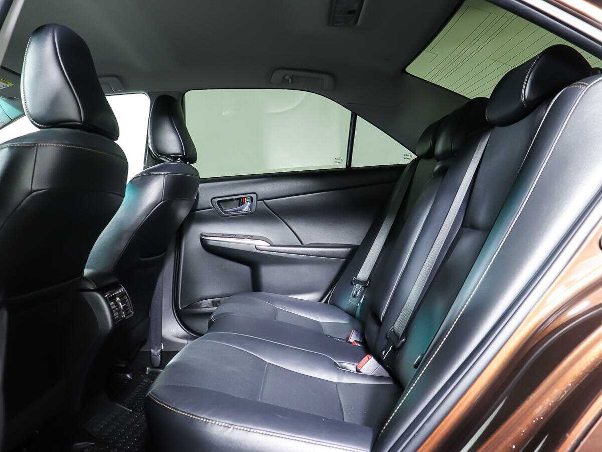 Купить Toyota Camry с пробегом. Фото: #11
