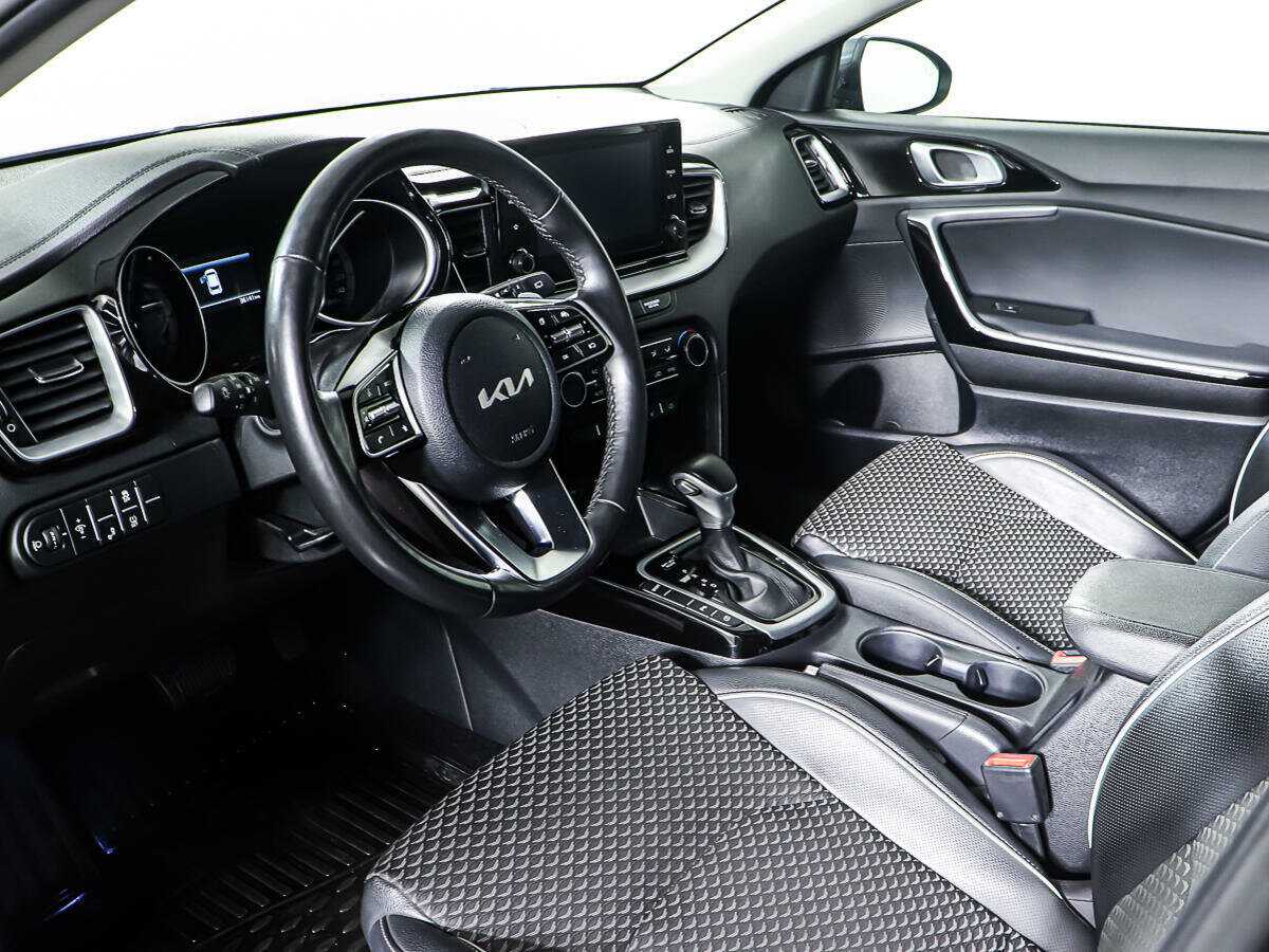 Купить Kia Ceed с пробегом. Фото: #12