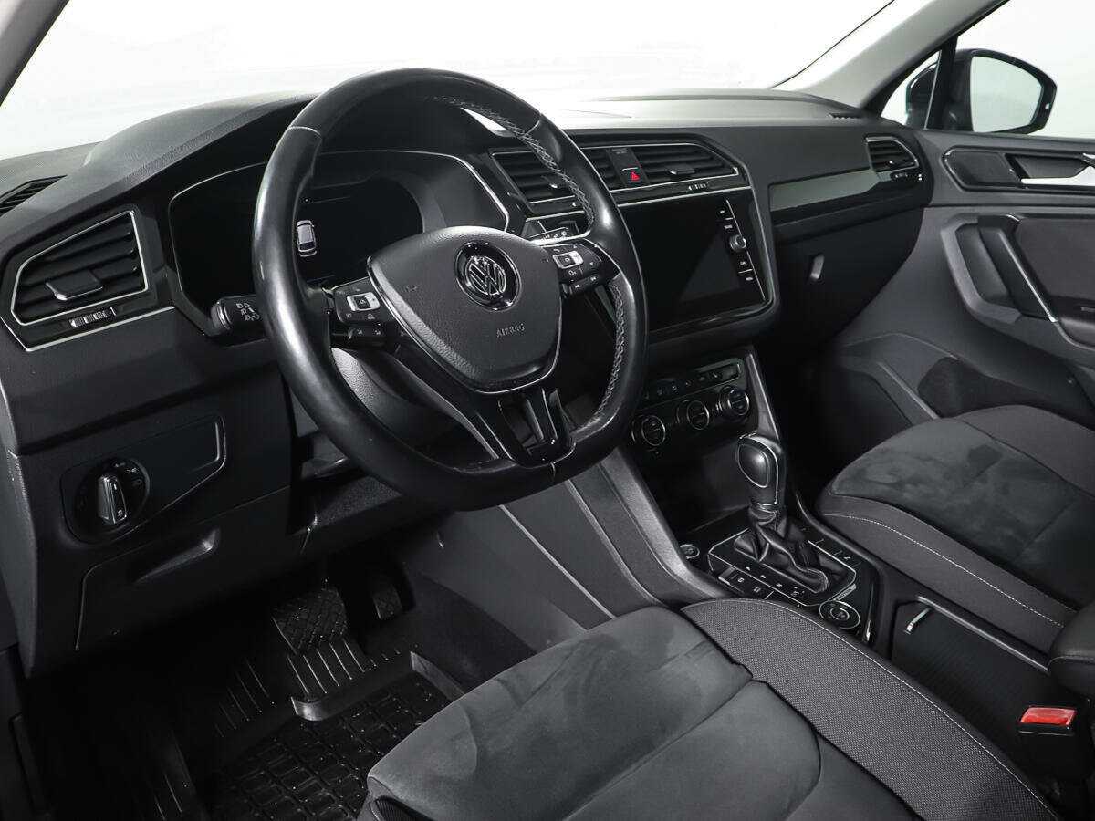 Купить Volkswagen Tiguan с пробегом. Фото: #12