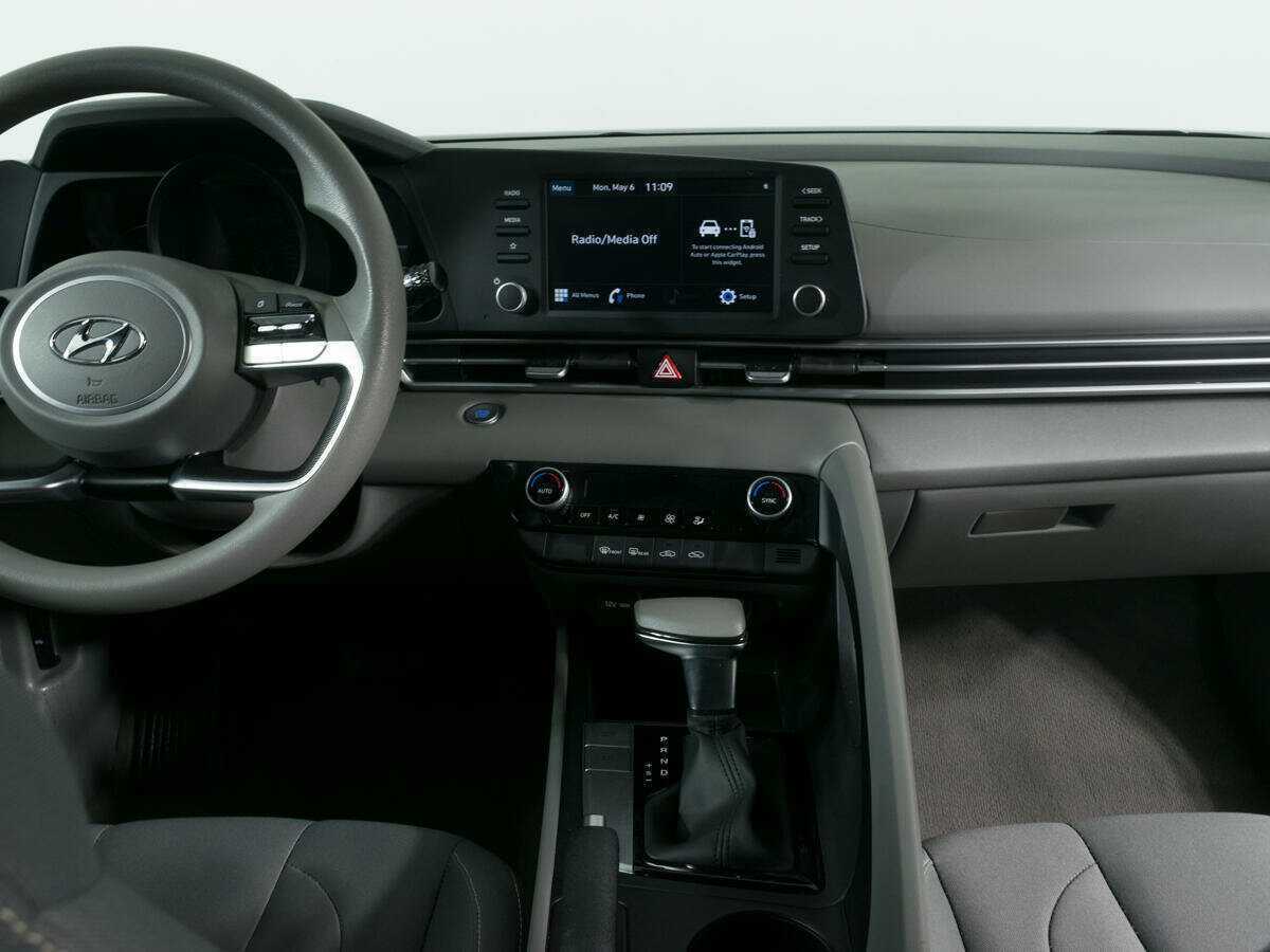 Купить Hyundai Elantra с пробегом. Фото: #9