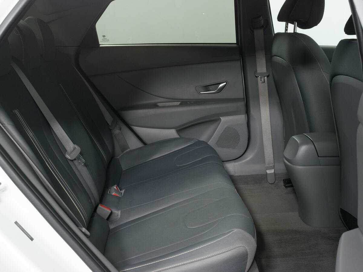 Купить Hyundai Elantra с пробегом. Фото: #11