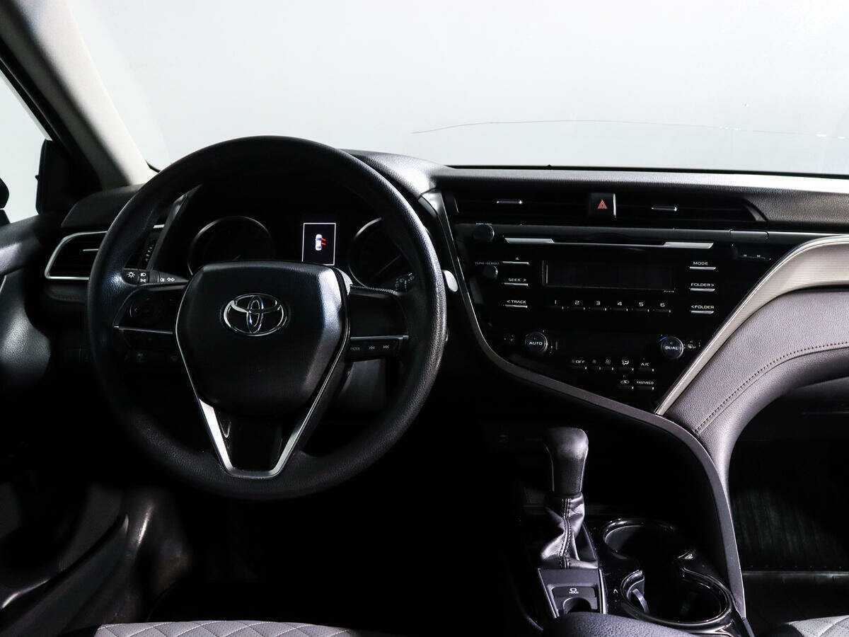 Купить Toyota Camry с пробегом. Фото: #9