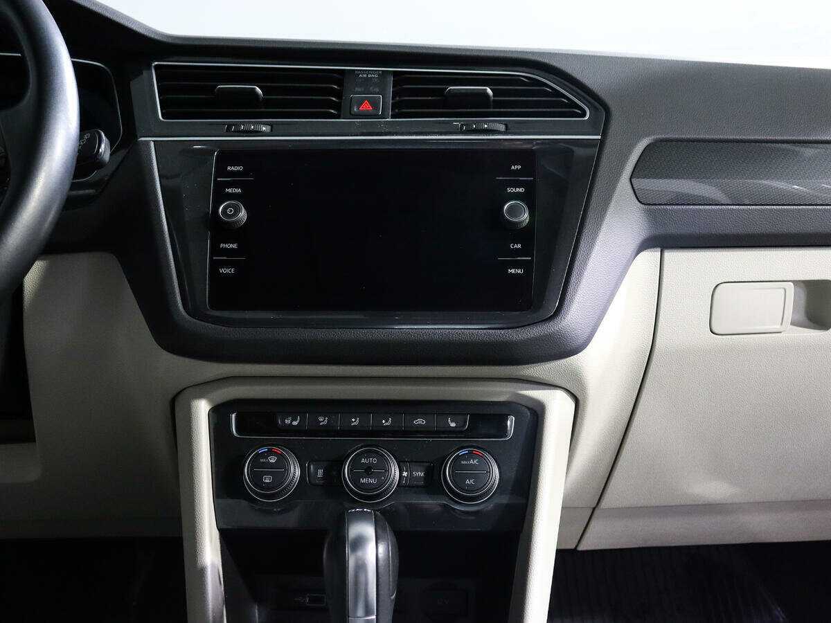 Купить Volkswagen Tiguan с пробегом. Фото: #12