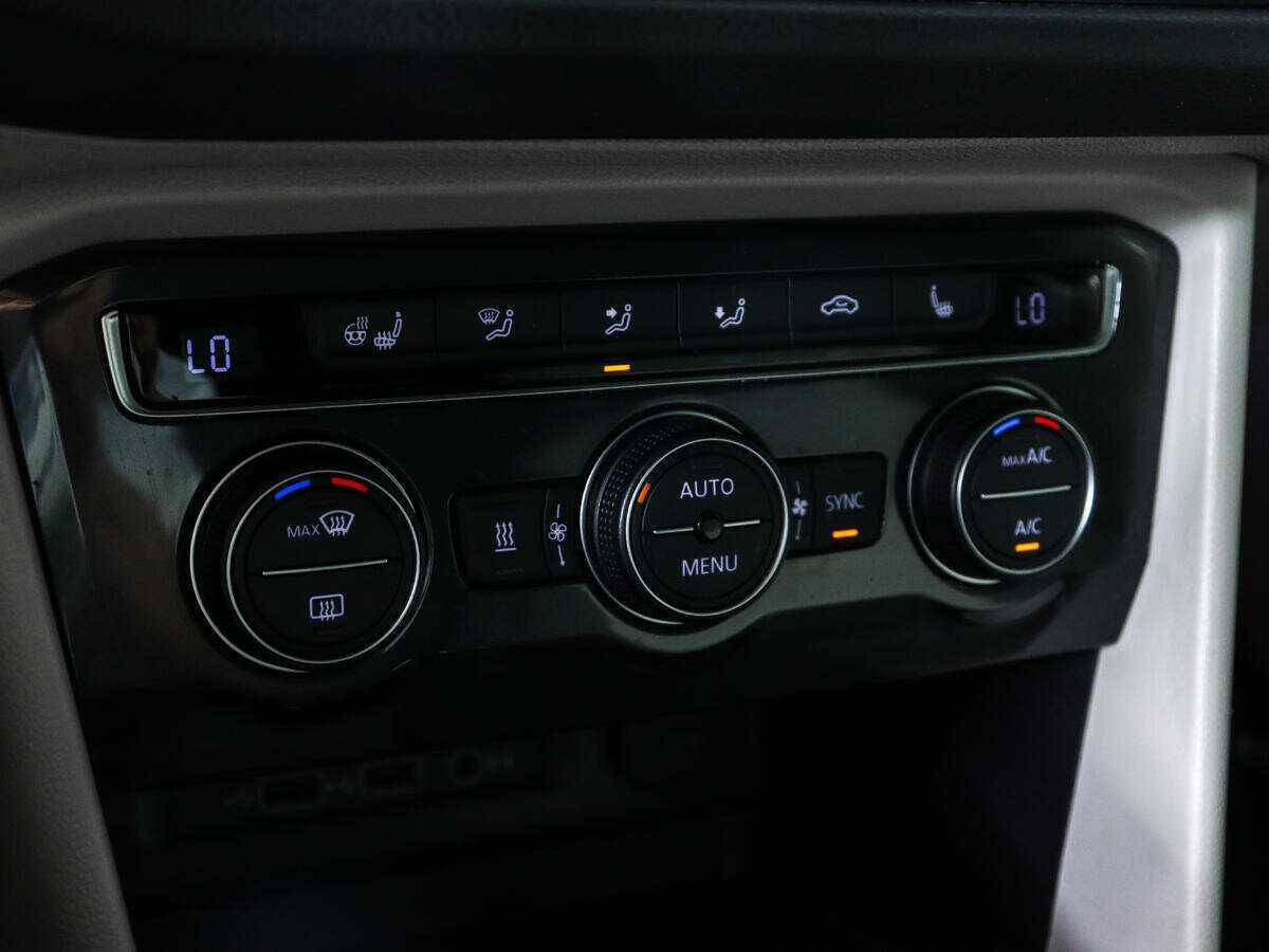 Купить Volkswagen Tiguan с пробегом. Фото: #15