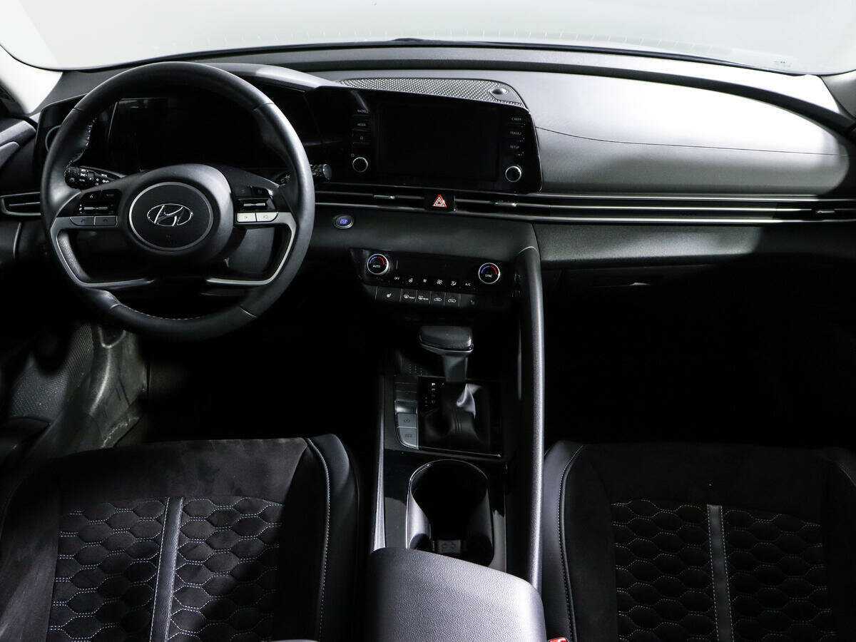 Купить Hyundai Elantra с пробегом. Фото: #11