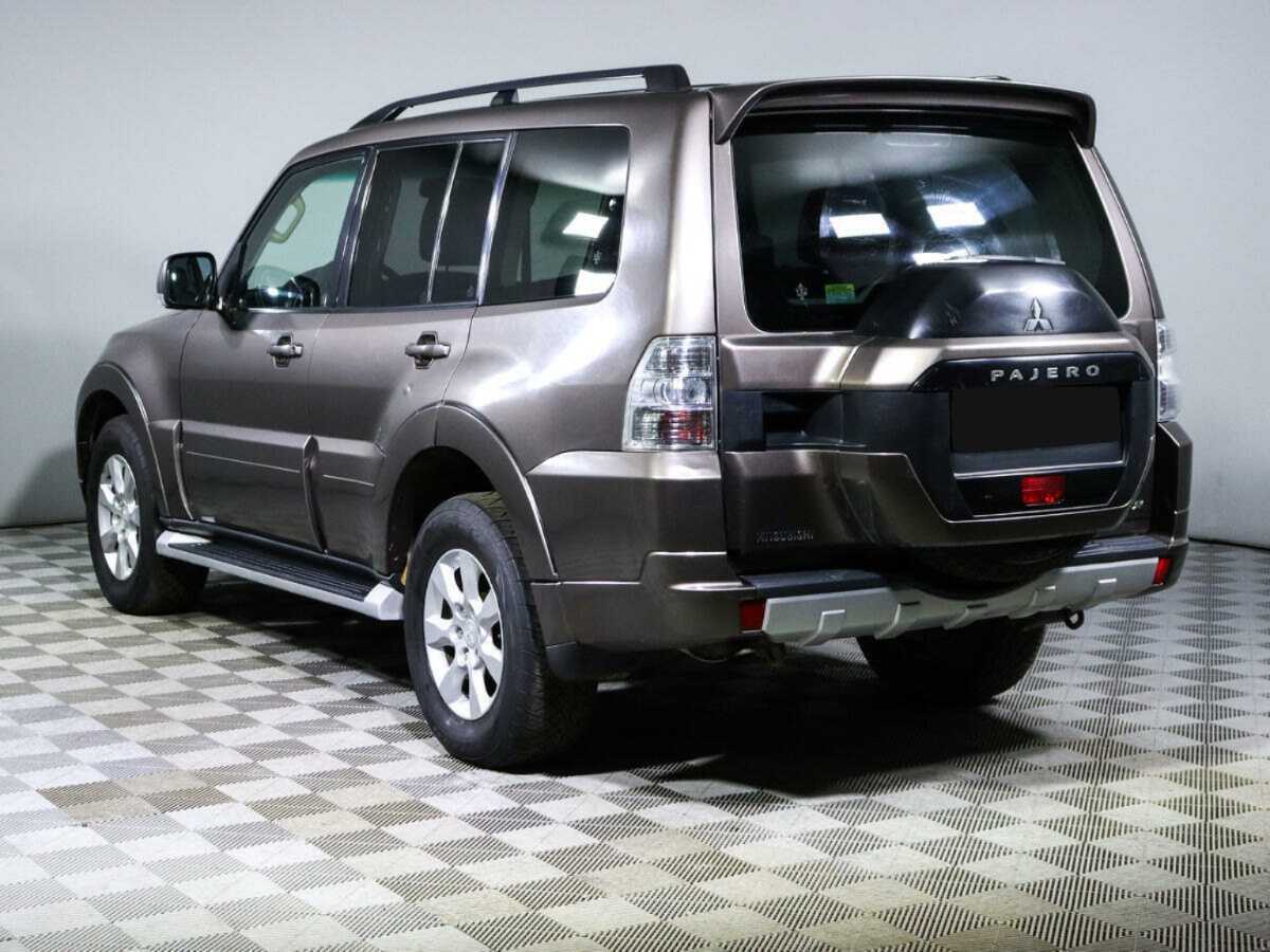 Купить Mitsubishi Pajero с пробегом. Фото: #5