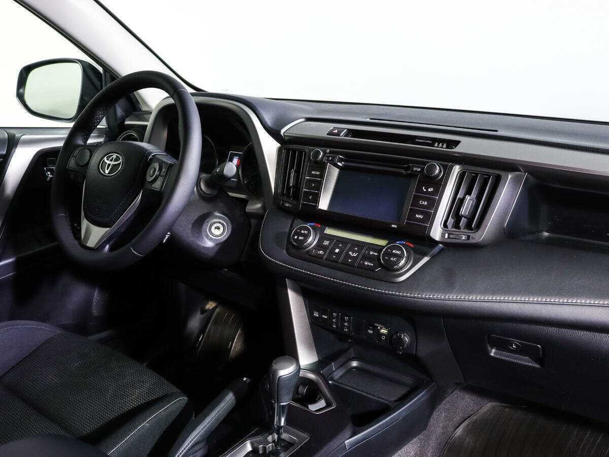 Купить Toyota RAV4 с пробегом. Фото: #8