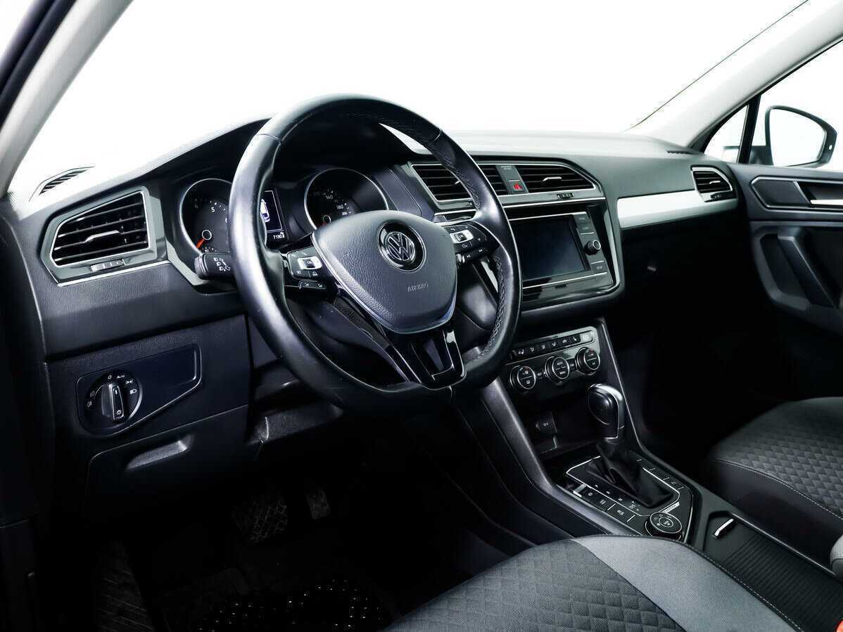 Купить Volkswagen Tiguan с пробегом. Фото: #11