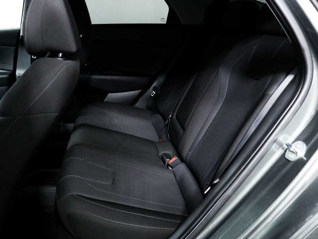 Купить Hyundai Elantra с пробегом. Фото: #10