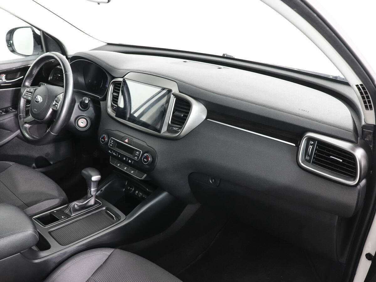 Купить Kia Sorento с пробегом. Фото: #9