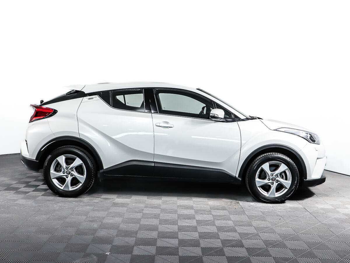 Купить Toyota C-HR с пробегом. Фото: #3