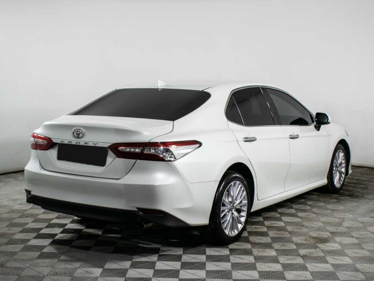 Купить Toyota Camry с пробегом. Фото: #3