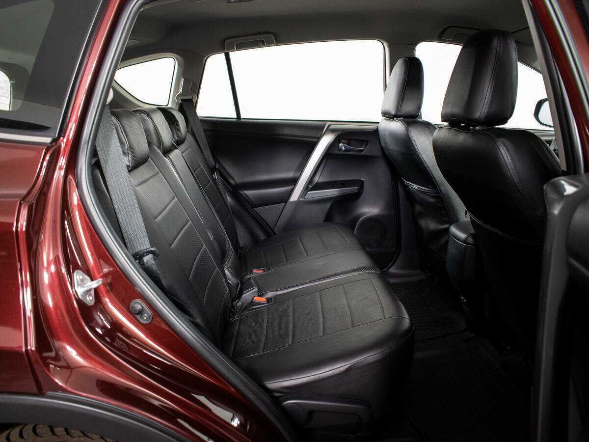 Купить Toyota RAV4 с пробегом. Фото: #7