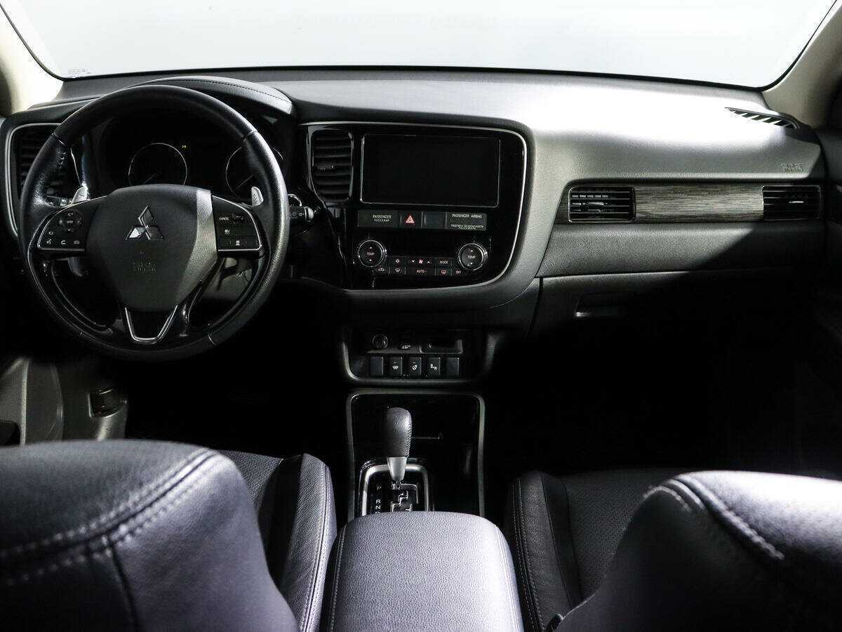 Купить Mitsubishi Outlander с пробегом. Фото: #9