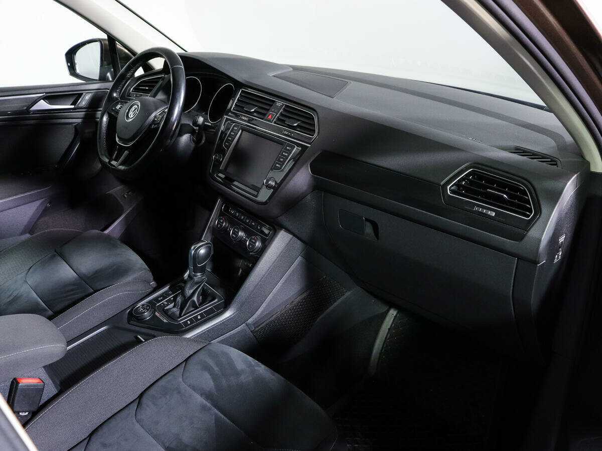 Купить Volkswagen Tiguan с пробегом. Фото: #8