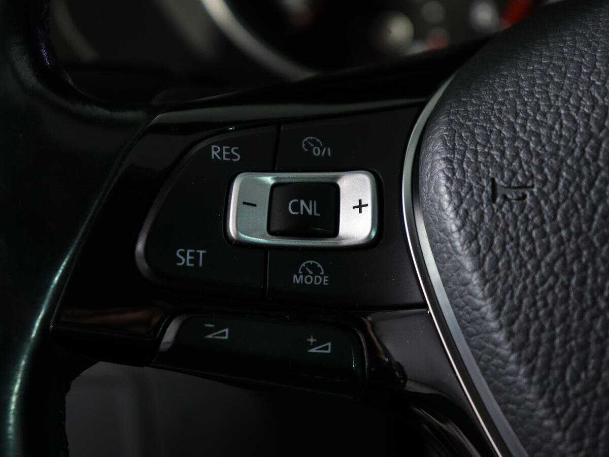 Купить Volkswagen Tiguan с пробегом. Фото: #21