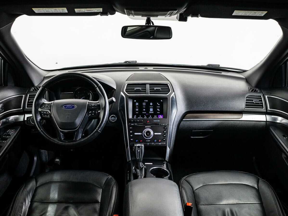 Купить Ford Explorer с пробегом. Фото: #10