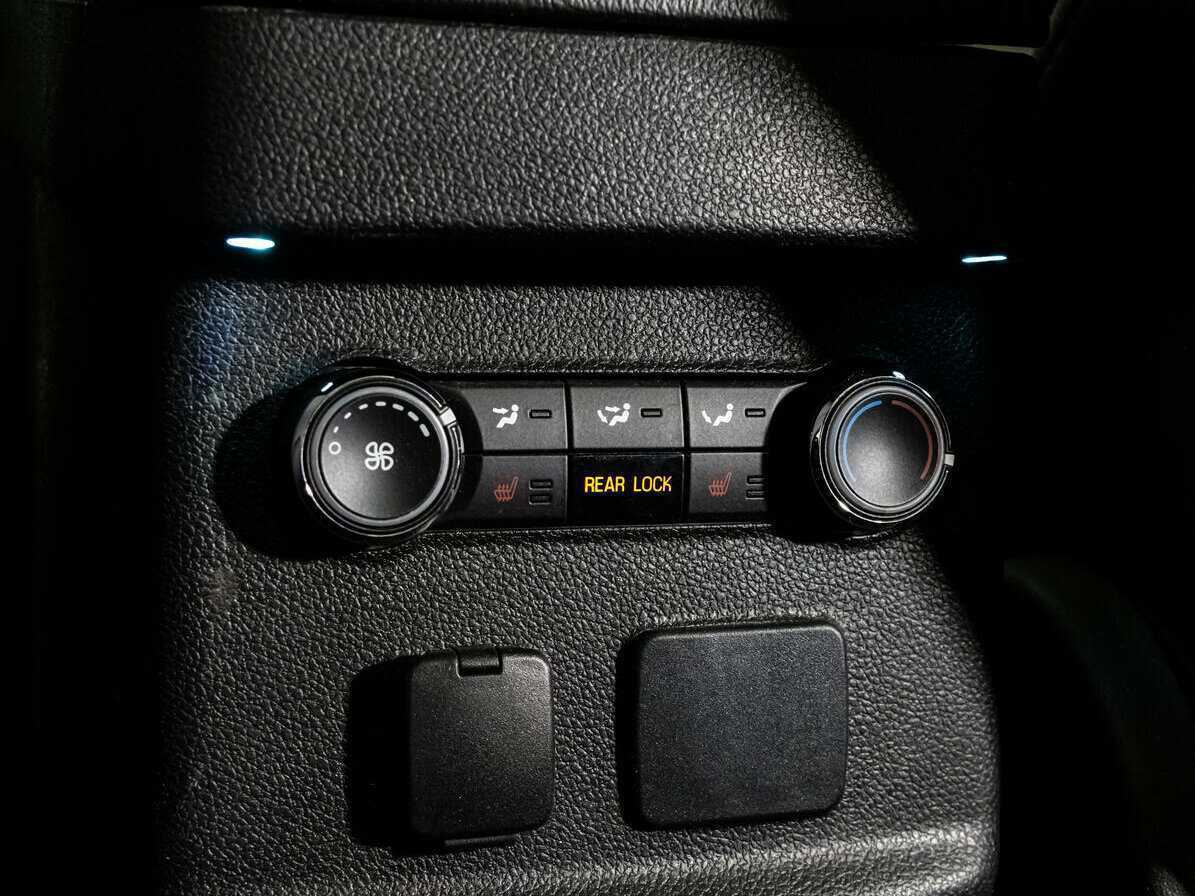 Купить Ford Explorer с пробегом. Фото: #20