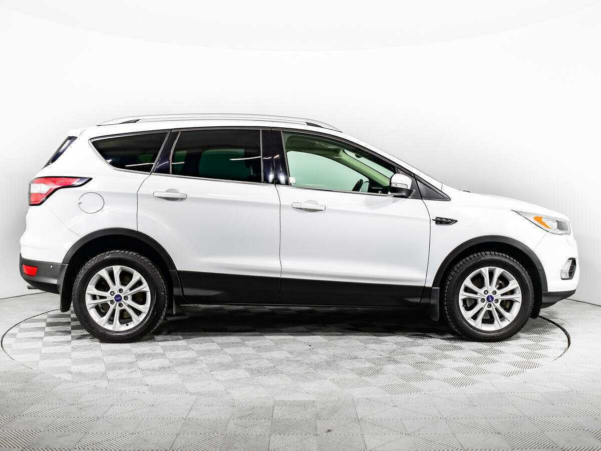 Купить Ford Kuga с пробегом. Фото: #3