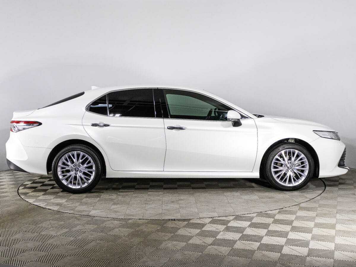 Купить Toyota Camry с пробегом. Фото: #3