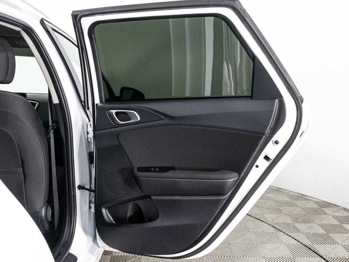 Купить Kia Ceed с пробегом. Фото: #24