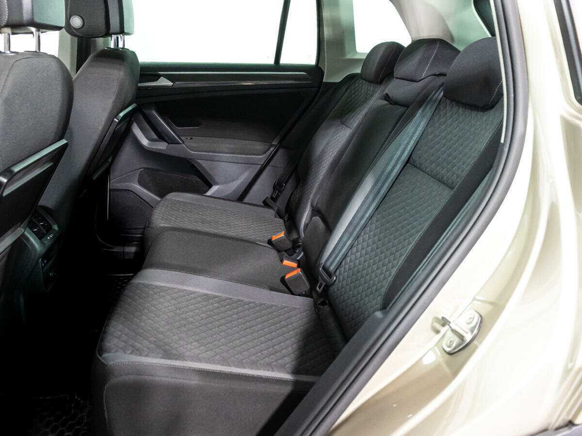 Купить Volkswagen Tiguan с пробегом. Фото: #9