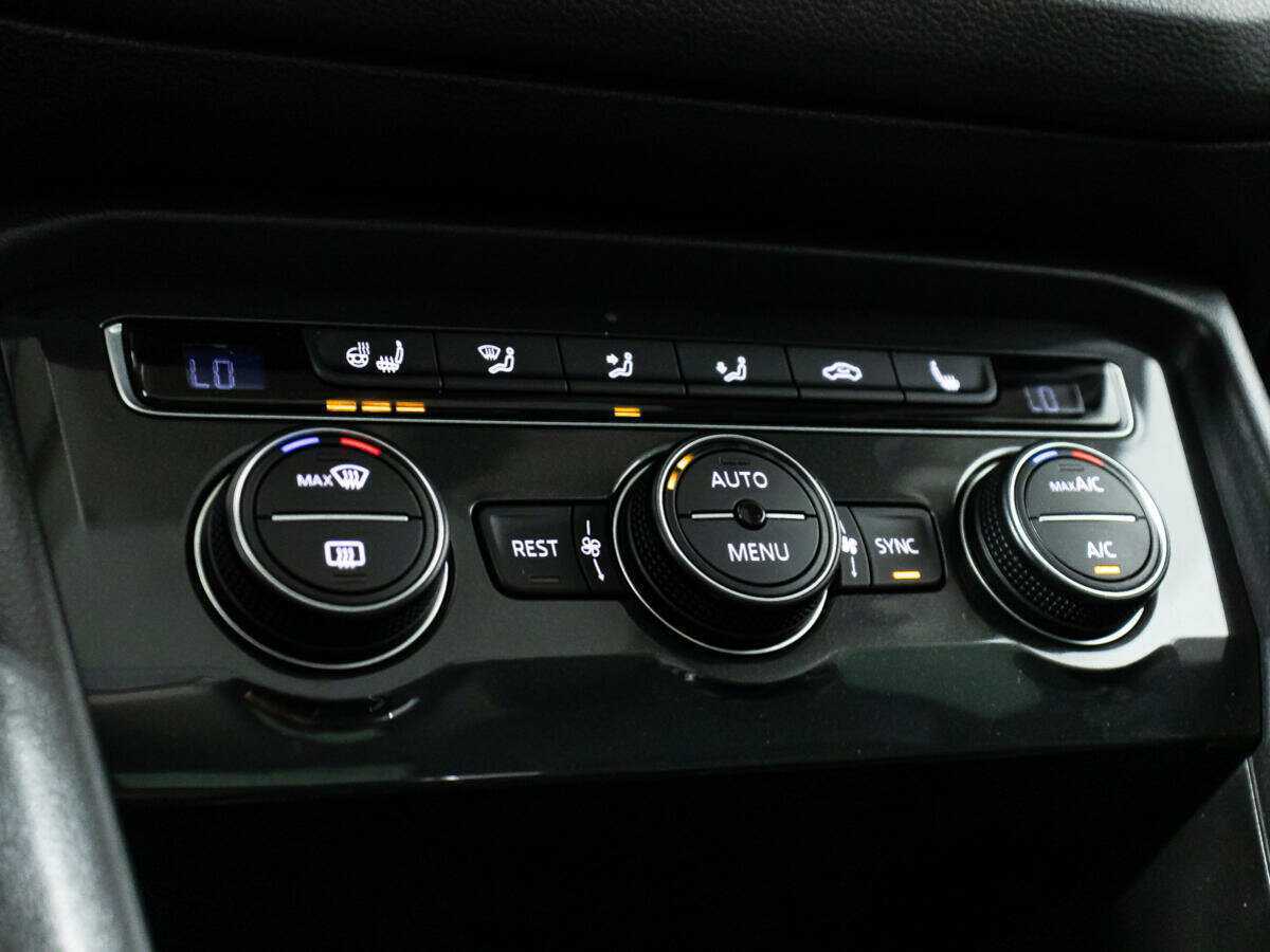 Купить Volkswagen Tiguan с пробегом. Фото: #18