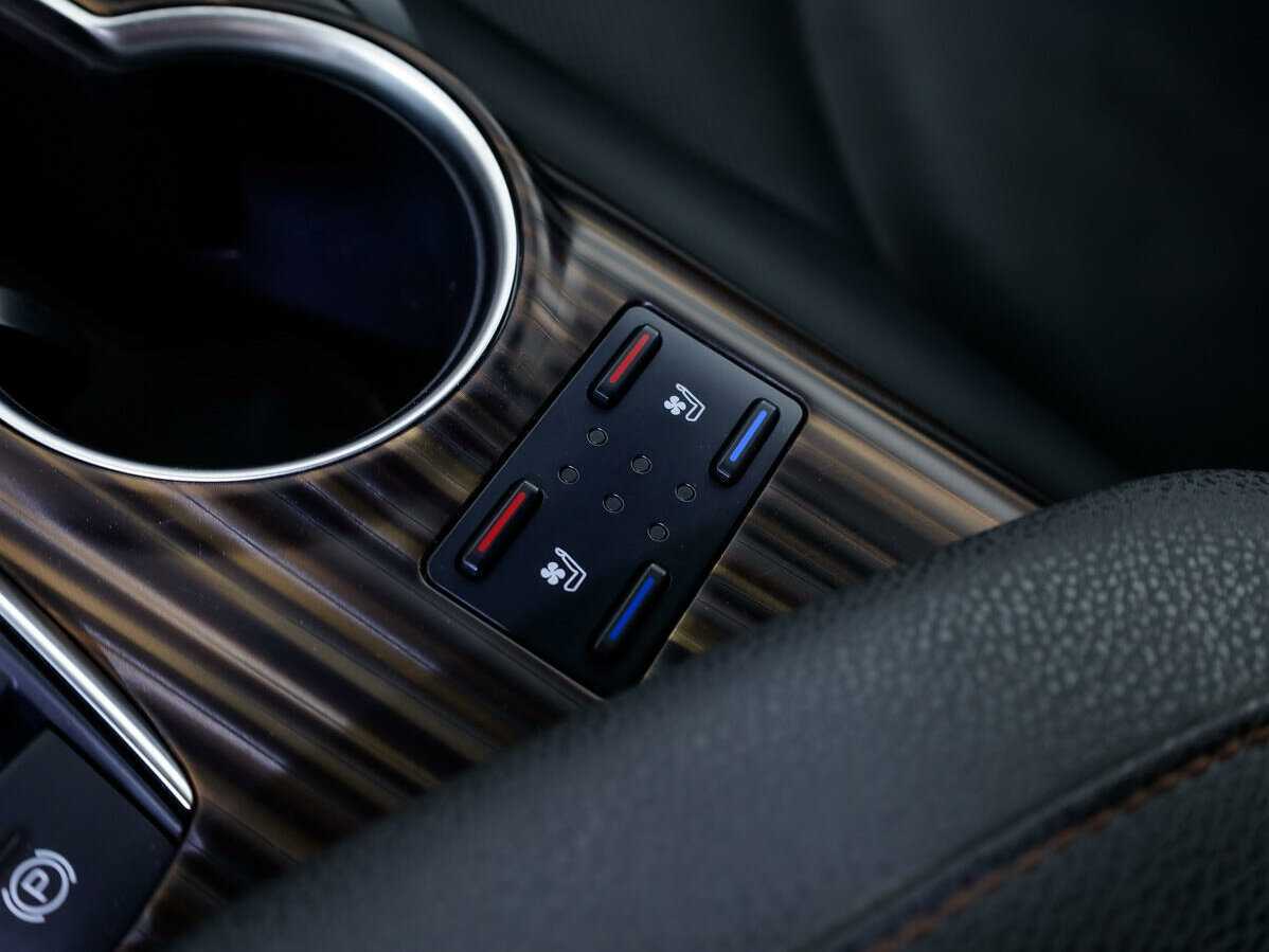 Купить Toyota Camry с пробегом. Фото: #25