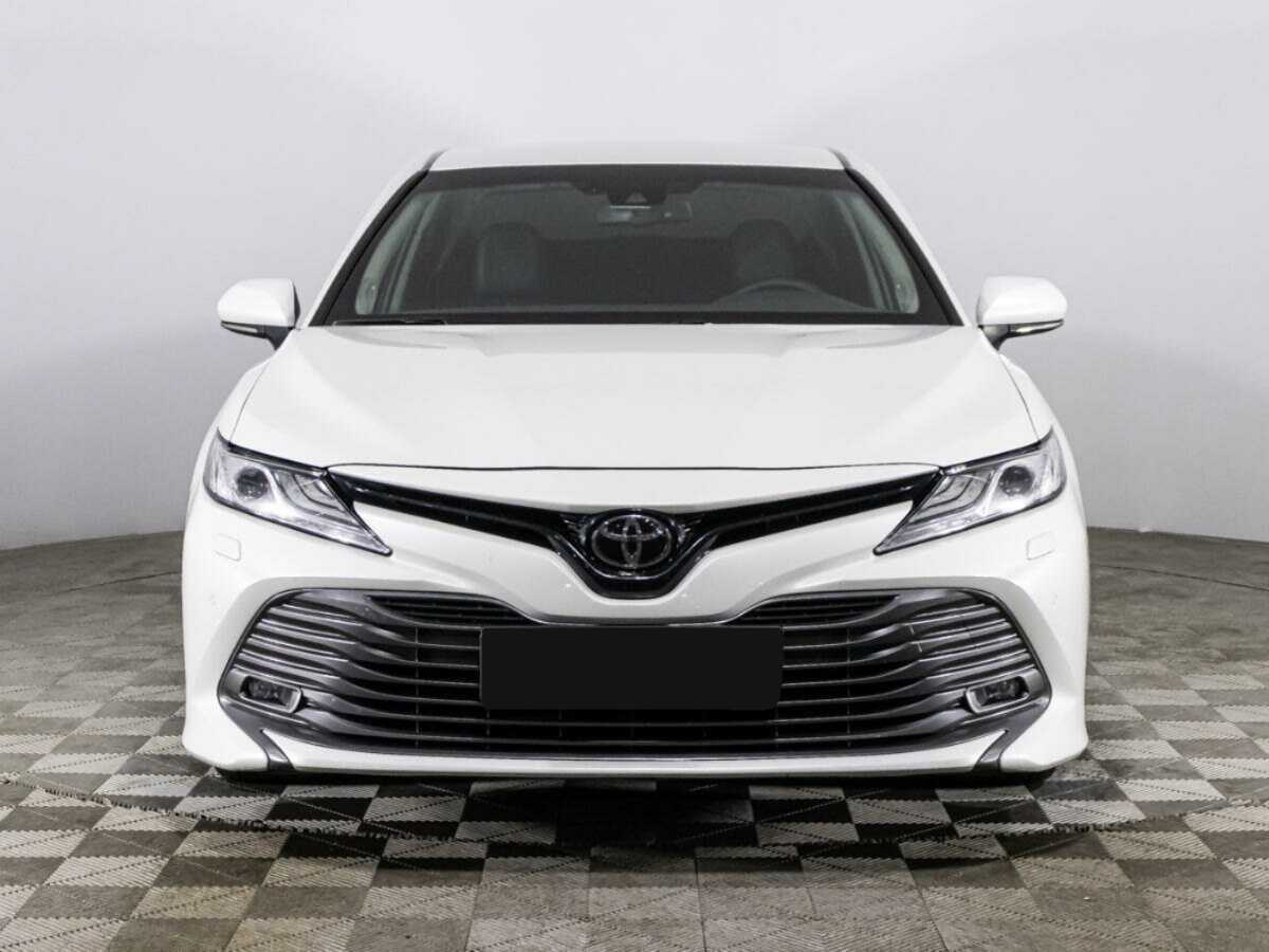 Купить Toyota Camry с пробегом. Фото: #1