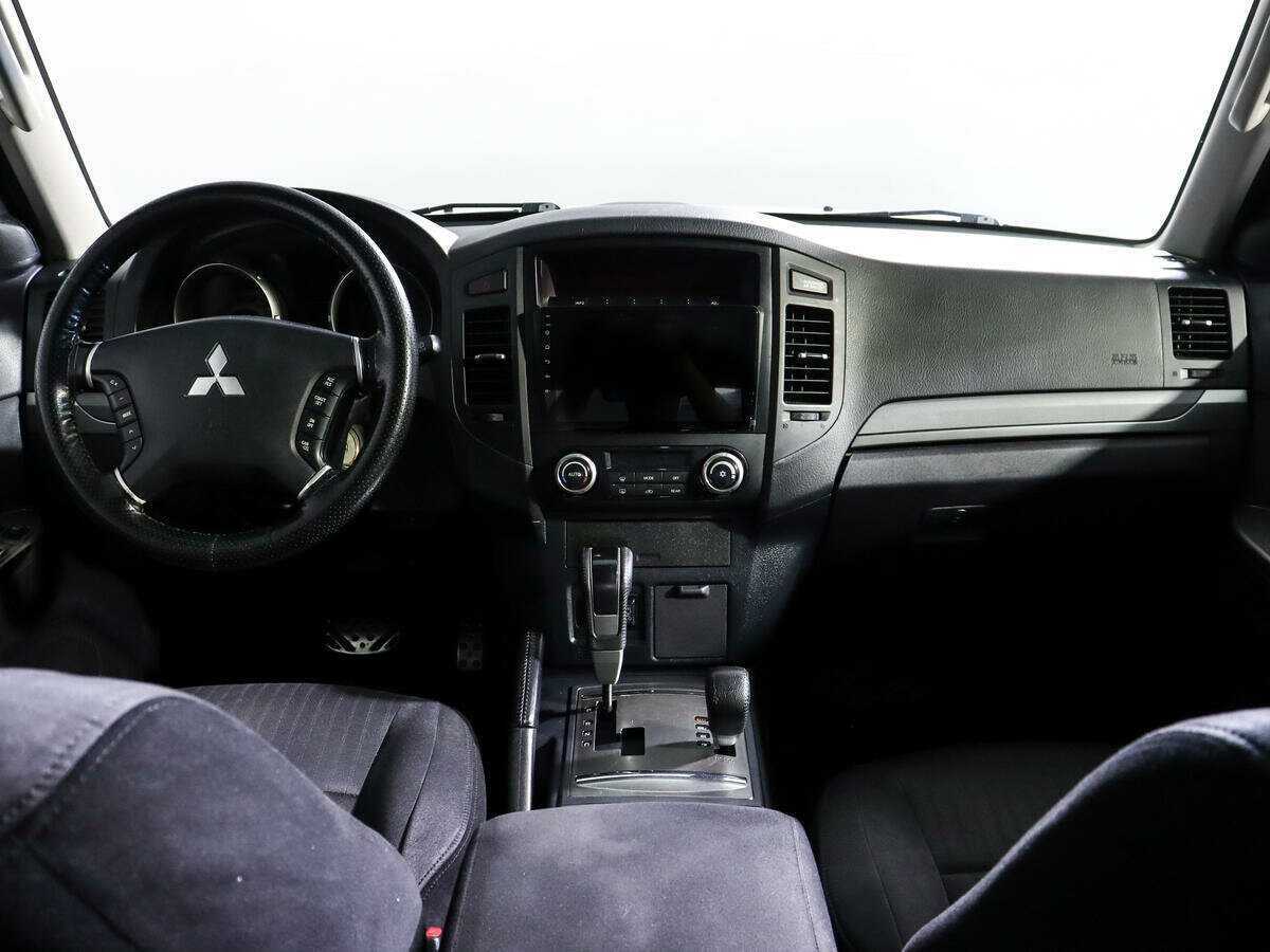 Купить Mitsubishi Pajero с пробегом. Фото: #9