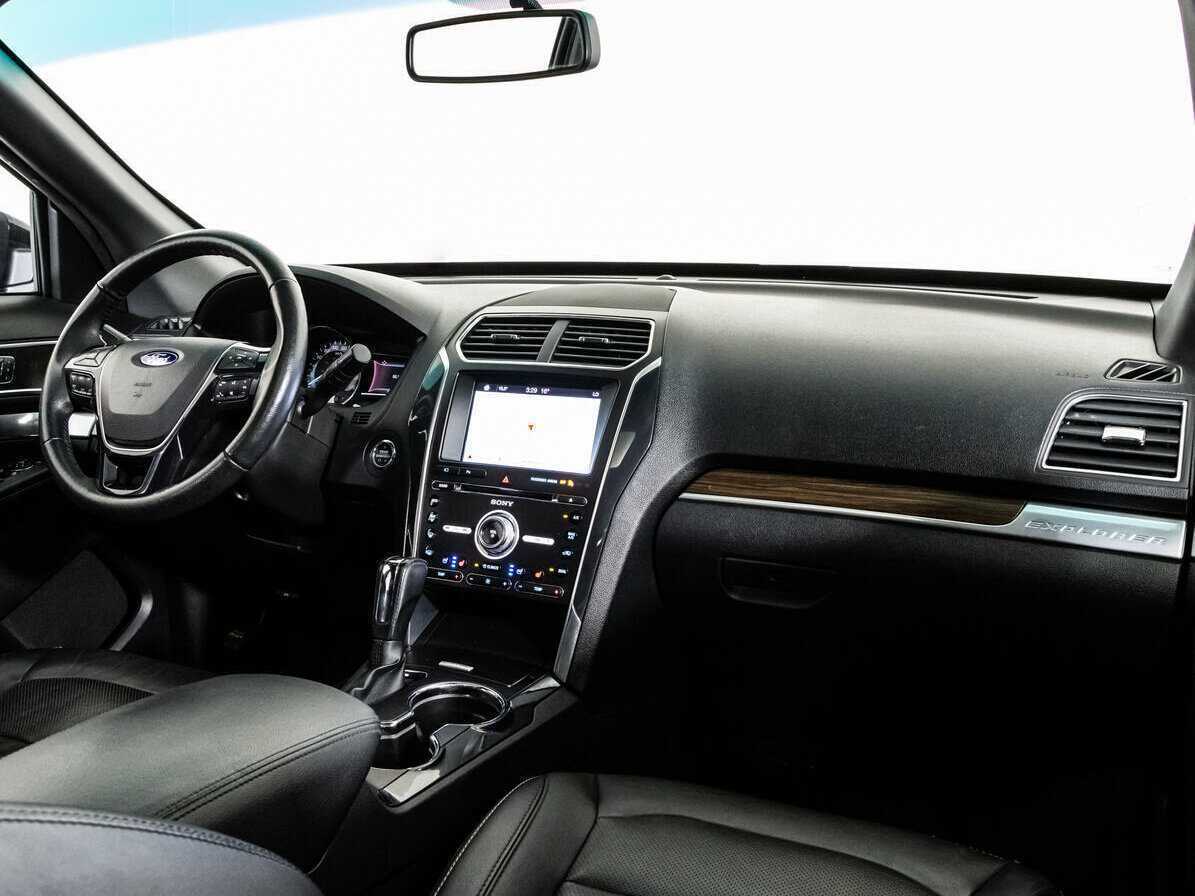 Купить Ford Explorer с пробегом. Фото: #6