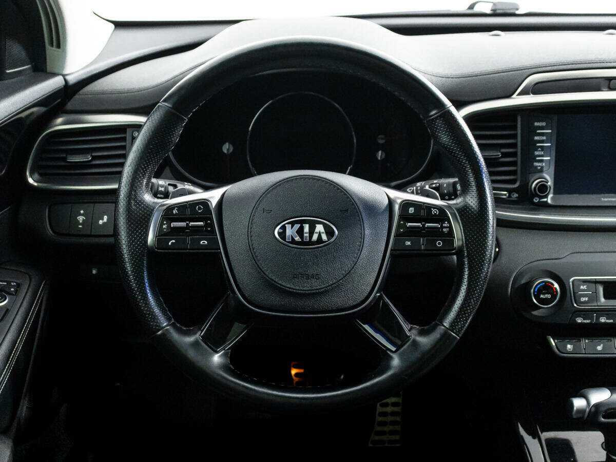 Купить Kia Sorento с пробегом. Фото: #19