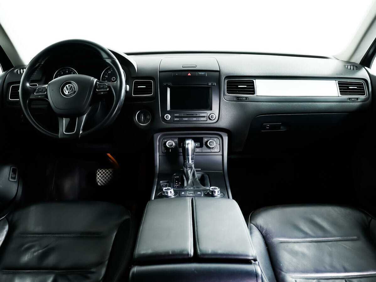 Купить Volkswagen Touareg с пробегом. Фото: #10