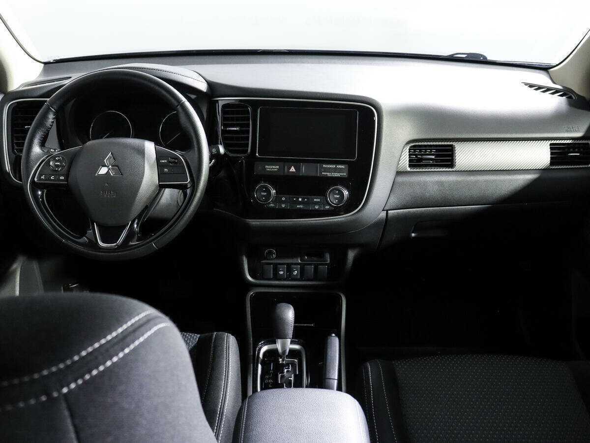 Купить Mitsubishi Outlander с пробегом. Фото: #9