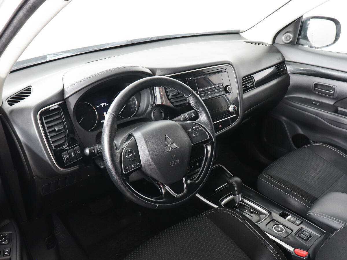 Купить Mitsubishi Outlander с пробегом. Фото: #6