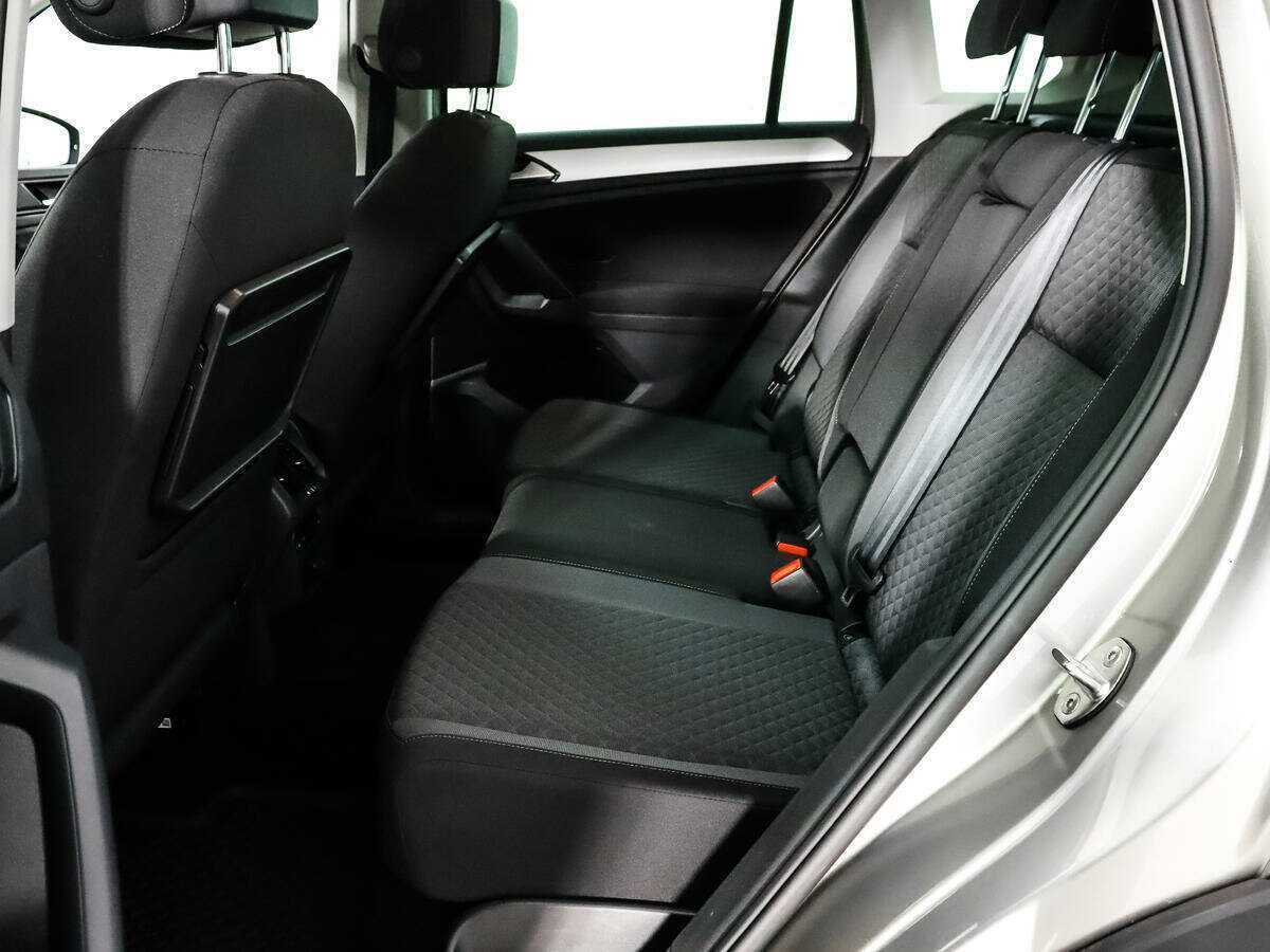 Купить Volkswagen Tiguan с пробегом. Фото: #9
