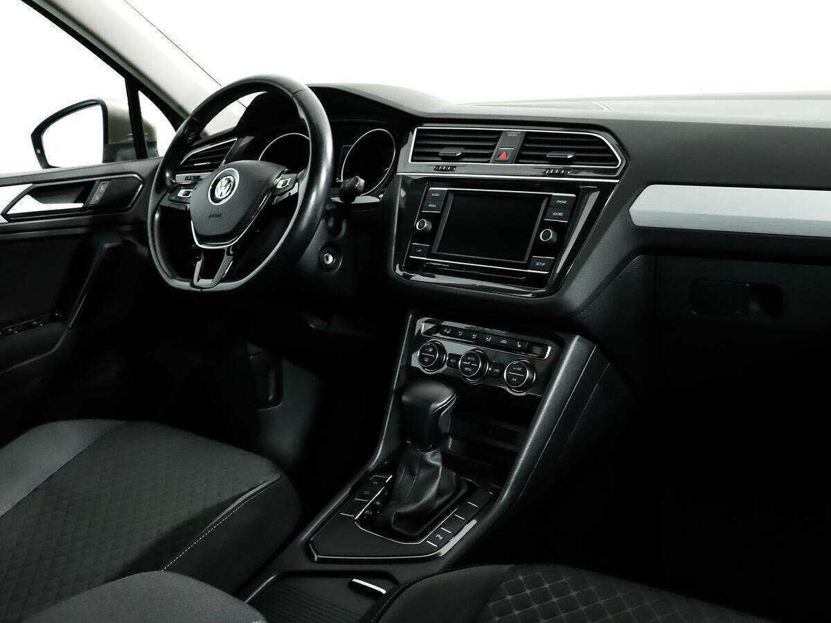 Купить Volkswagen Tiguan с пробегом. Фото: #12