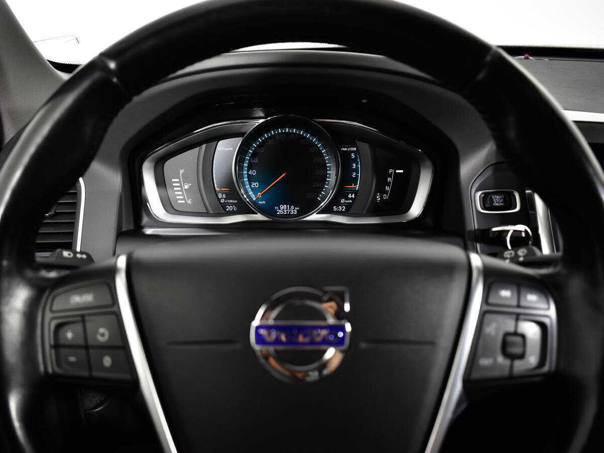 Купить Volvo XC60 с пробегом. Фото: #10