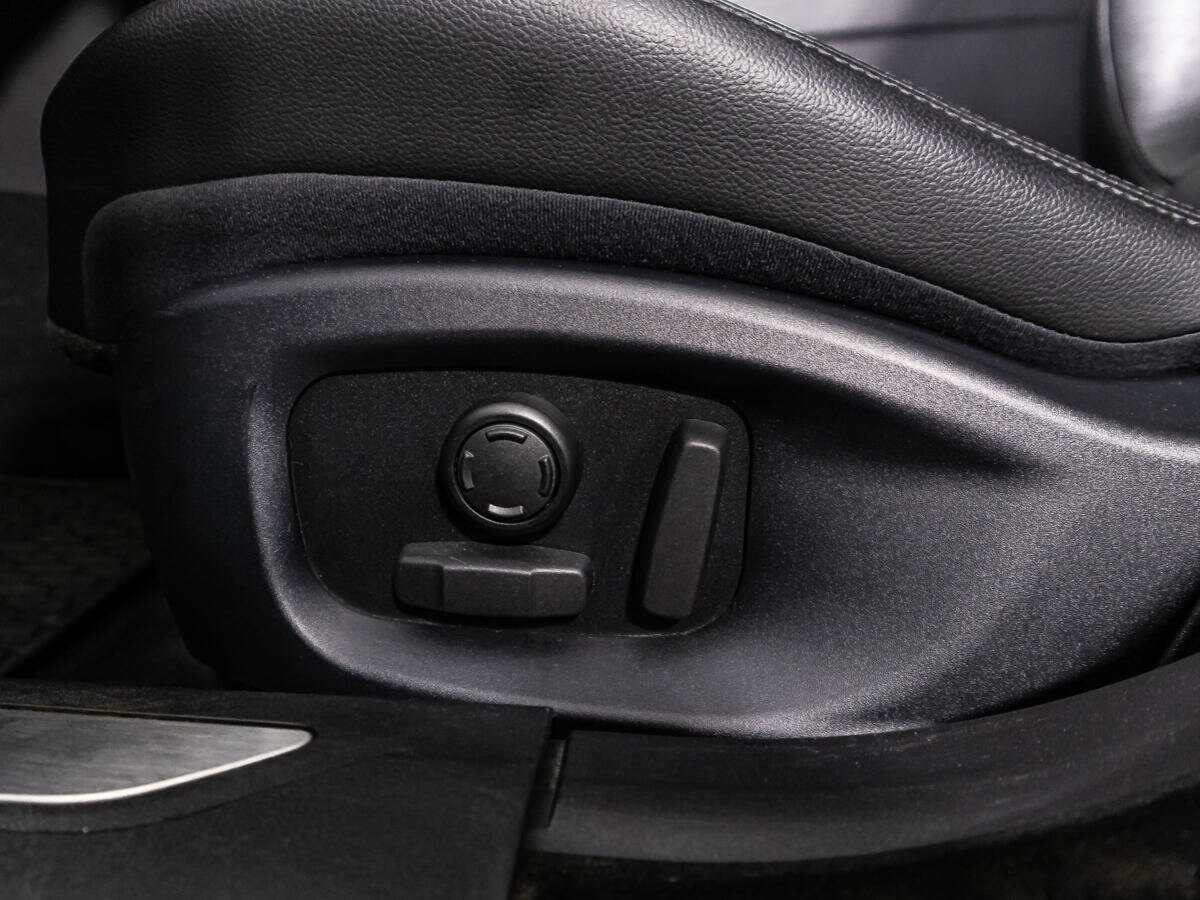 Купить Jaguar XF с пробегом. Фото: #15