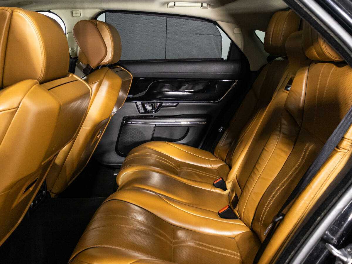 Купить Jaguar XJ с пробегом. Фото: #9