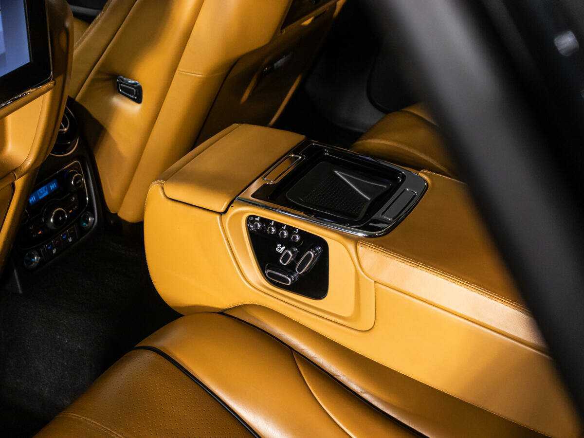 Купить Jaguar XJ с пробегом. Фото: #17