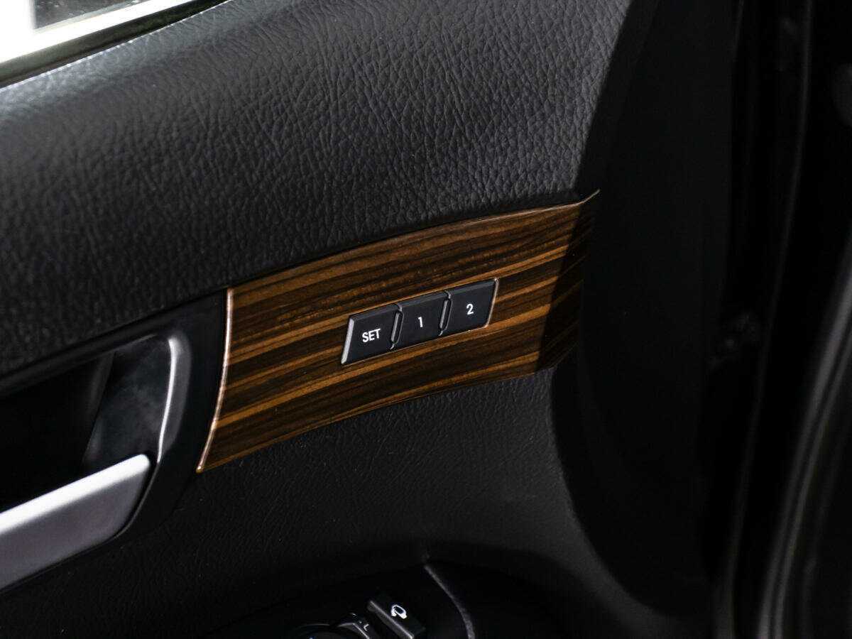 Купить Kia Mohave с пробегом. Фото: #24