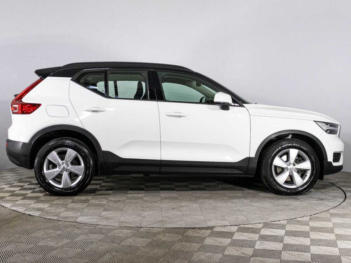 Купить Volvo XC40 с пробегом. Фото: #3